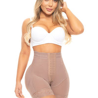 PETITE SHORT PUSH UP TALLE ALTO CON 3 FILAS DE BROCHES REALCE BOOTYLICIOUS