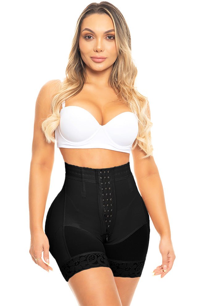 PETITE SHORT PUSH UP TALLE ALTO CON 3 FILAS DE BROCHES REALCE BOOTYLICIOUS